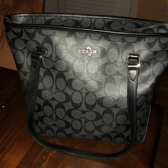 Coach Tote Bag Black Signature Design - Picture 2 of 4